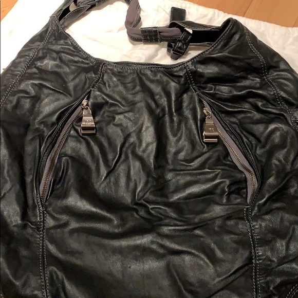 Big soft leather BCBG purse - Picture 4 of 7